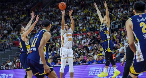 跟队：国米准备和卡洛斯-奥古斯托谈续约，双方已初步接触